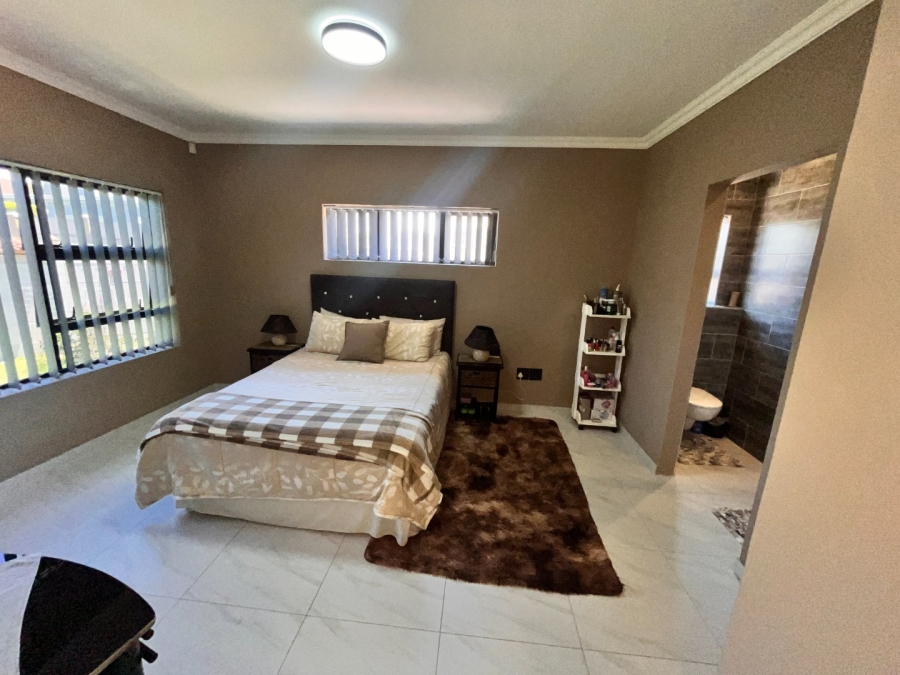 3 Bedroom Property for Sale in Wavecrest Eastern Cape